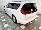 Used 2022 Chrysler Pacifica Touring-L image 6