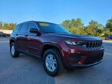 Used 2023 Jeep Grand Cherokee Laredo image 2