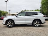 New 2025 Mitsubishi Outlander SE image 6