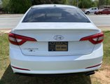 Used 2017 Hyundai Sonata SE image 3
