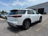 New 2025 Nissan Pathfinder Platinum image 4