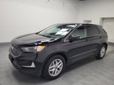 Used 2023 Ford Edge SEL image 2