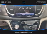 Used 2022 Chrysler Pacifica Touring-L image 5