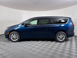 New 2025 Chrysler Pacifica Select image 3