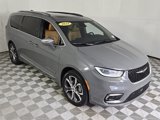 Used 2021 Chrysler Pacifica Pinnacle image 2