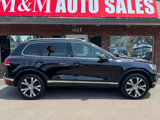 Used 2017 Volkswagen Touareg Wolfsburg Edition image 2