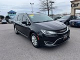Used 2018 Chrysler Pacifica Touring-L image 4