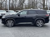 New 2025 Nissan Pathfinder Platinum image 4
