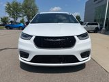 New 2026 Chrysler Pacifica Select image 2