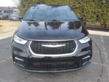 New 2025 Chrysler Pacifica Select image 2