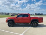 Used 2018 Toyota Tacoma TRD Off-Road w/ Technology Package image 2