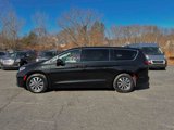 Used 2022 Chrysler Pacifica Touring-L w/ Uconnect Theater Family Group image 4