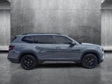Used 2024 Volkswagen Atlas Peak Edition SE image 4