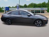 New 2025 Hyundai Elantra SEL image 4