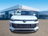 New 2025 Volkswagen Tiguan SE image 2