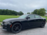 Used 2017 Dodge Charger SE w/ Blacktop Package image 3