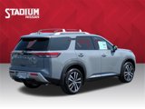 New 2025 Nissan Pathfinder Platinum image 3