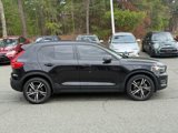 Used 2021 Volvo XC40 T5 R-Design image 4
