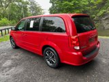 Used 2015 Dodge Grand Caravan SE image 3