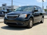Used 2016 Chrysler Town & Country Touring image 2