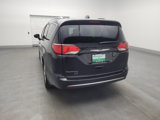 Used 2020 Chrysler Pacifica Touring-L image 6