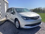 Used 2023 Chrysler Voyager LX image 5