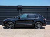 Certified 2025 Porsche Macan image 2
