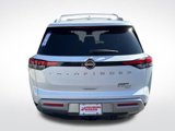 New 2025 Nissan Pathfinder Platinum image 5
