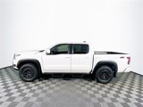 New 2025 Nissan Frontier PRO-4X w/ Pro Convenience Package image 4