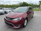 Used 2018 Chrysler Pacifica Touring-L Plus image 2