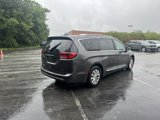 Used 2019 Chrysler Pacifica Touring-L image 5
