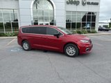 New 2025 Chrysler Pacifica Select image 2