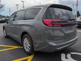 New 2025 Chrysler Pacifica Select image 5