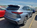 Used 2020 Toyota Highlander XLE image 2