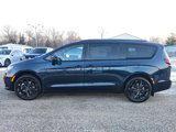New 2025 Chrysler Pacifica Limited w/ Uconnect Theater Family Group image 3