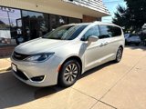 Used 2019 Chrysler Pacifica Touring-L Plus image 2