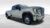 Used 2025 GMC Sierra 3500 Denali w/ Technology Package image 2