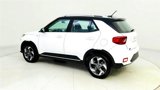 Used 2024 Hyundai Venue Limited image 2