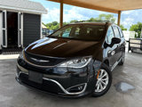 Used 2019 Chrysler Pacifica Touring-L image 2