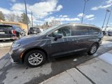 Used 2022 Chrysler Pacifica Touring-L image 4