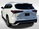 Used 2023 Toyota Highlander XSE image 3