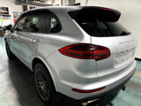 Used 2017 Porsche Cayenne Platinum Edition image 4