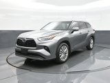 Certified 2025 Toyota Highlander Platinum image 3