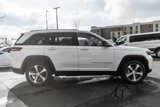 Used 2023 Jeep Grand Cherokee Limited image 3