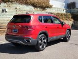 Used 2024 Volkswagen Taos SE image 3