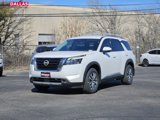 New 2025 Nissan Pathfinder SL image 2