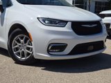 Certified 2023 Chrysler Pacifica Touring-L image 2