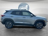 Used 2025 Chevrolet TrailBlazer LT image 2