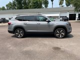 New 2025 Volkswagen Atlas SE image 2
