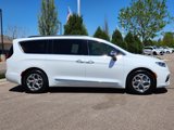 Used 2023 Chrysler Pacifica Limited image 2